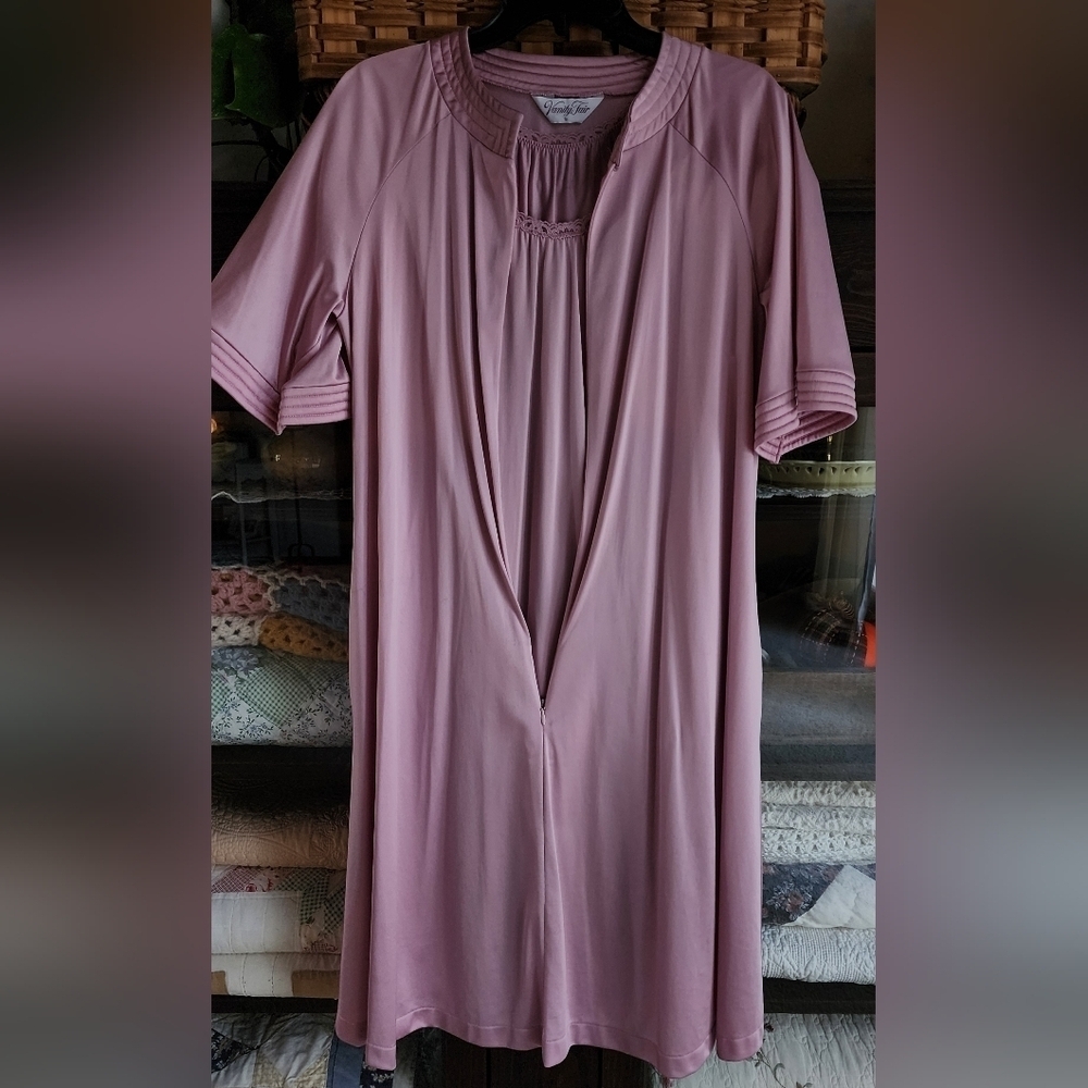 Vanity Fair Mauve Short Sleeve Robe